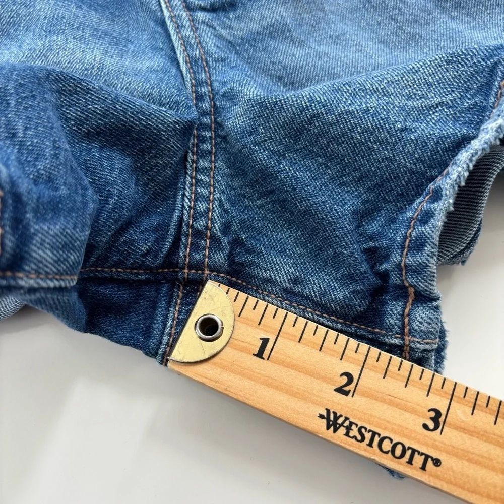 American Eagle Women's Denim Mom shorts Distressed Medium Wash High Rise Size 14